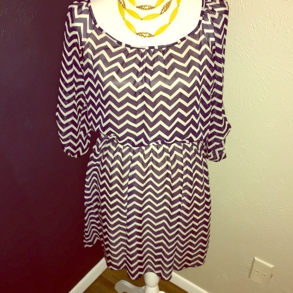 2 for 💲15‼️Speechless M‎ dress Chevron navy print